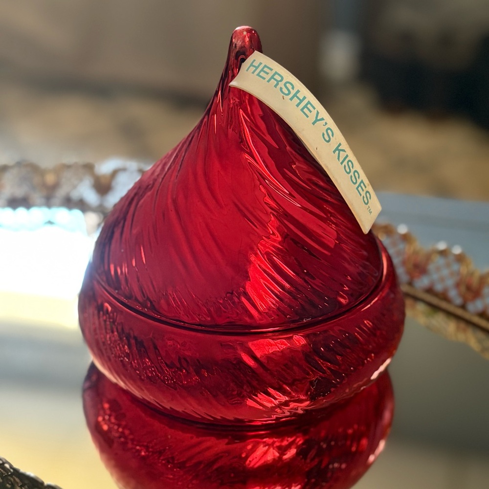 Collectible Telaflora Hershey's Kiss red covered candy dish
